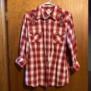 Ariat shirt with snaps